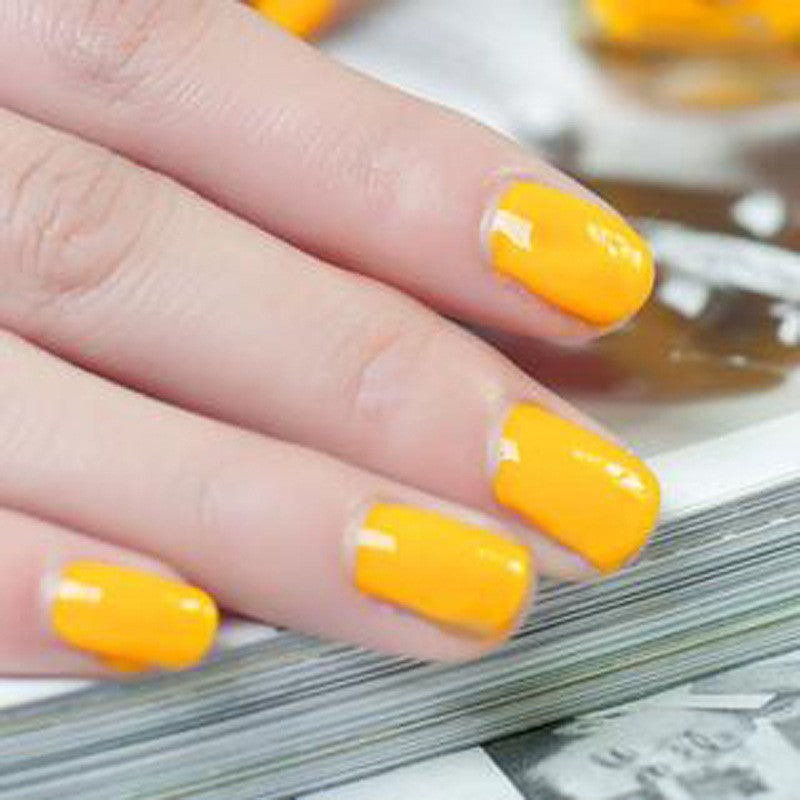 Easy Spray-On Nail Polish